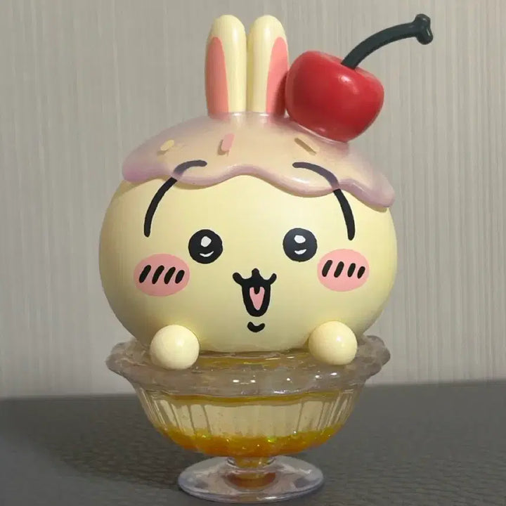 [BUNJANG] Chiikawa Usagi Ice Parfait Figure Miniso China Summer Limited Collaboration / 치이카와 우사기 빙수 파르페 피규어 미니소 중국 여름 한정 콜라보