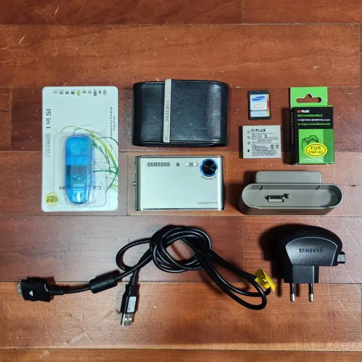 [BUNJANG] Samsung VLUU NV3 Digital Camera (Vintage) / 삼성 VLUU NV3 디지털 카메라 빈티지 디카