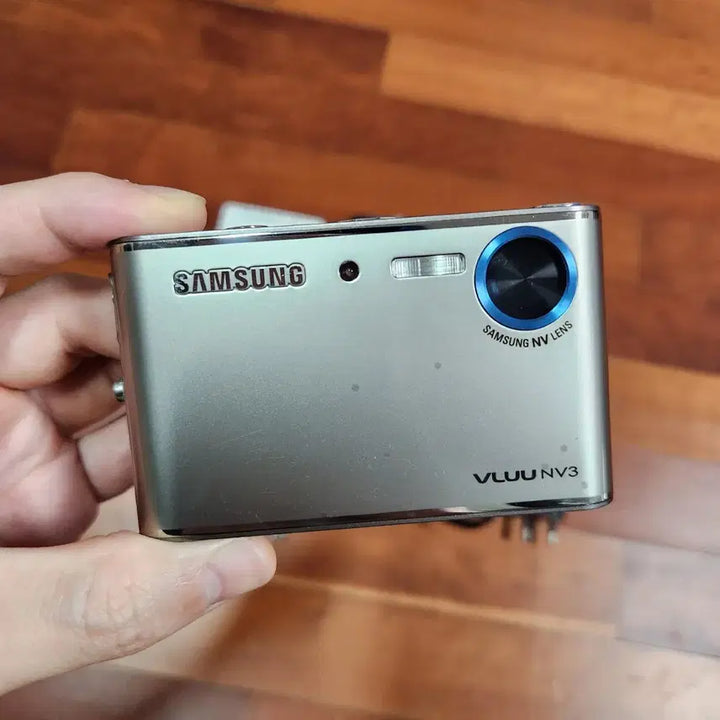[BUNJANG] Samsung VLUU NV3 Digital Camera (Vintage) / 삼성 VLUU NV3 디지털 카메라 빈티지 디카