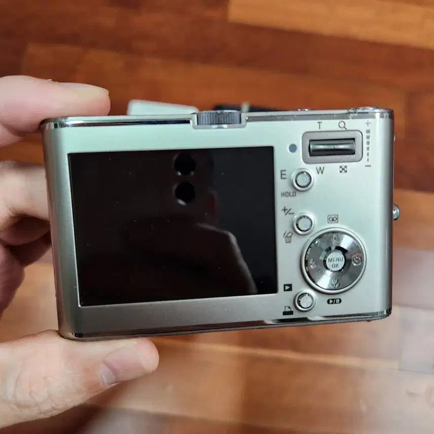 [BUNJANG] Samsung VLUU NV3 Digital Camera (Vintage) / 삼성 VLUU NV3 디지털 카메라 빈티지 디카