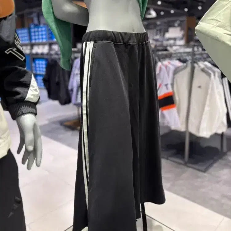 [SOLD OUT] 아디다스 밴딩 롱 스커트 블랙 S사이즈(새상품)