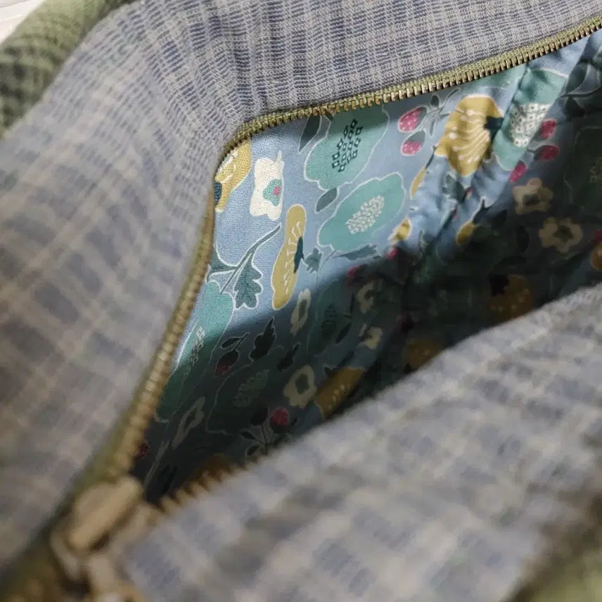 [BUNJANG] Handmade Quilt Crossbody Bag / 퀼트핸드메이드가방