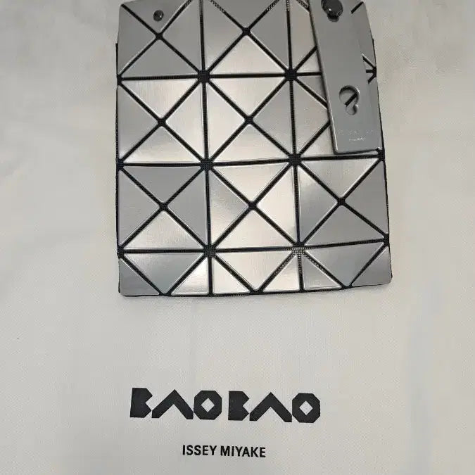 [BUNJANG] Bao Bao Carat Tote Bag Mini / 바오바오 캐럿 토트백 미니