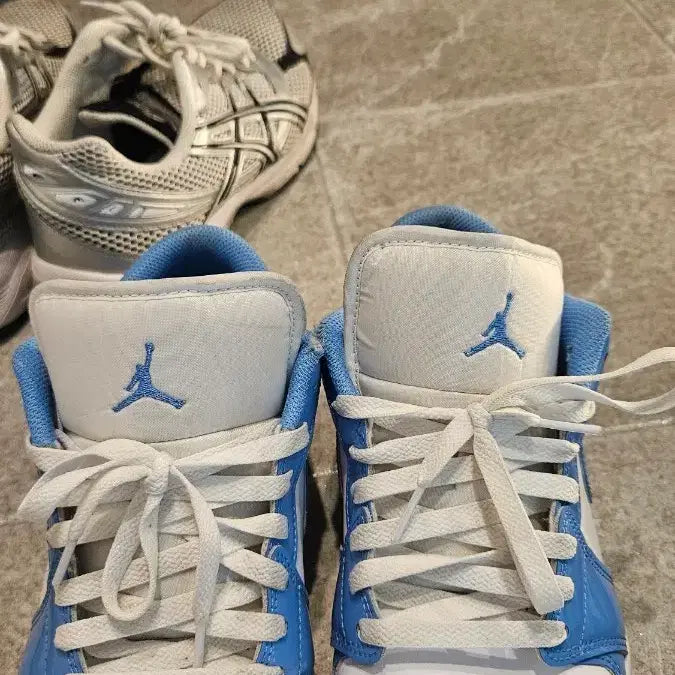 [BUNJANG] Nike Air Jordan 1 Low Sky Blue Sneakers / 나이키 에어 조던 1 로우 스카이 블루 280mm
