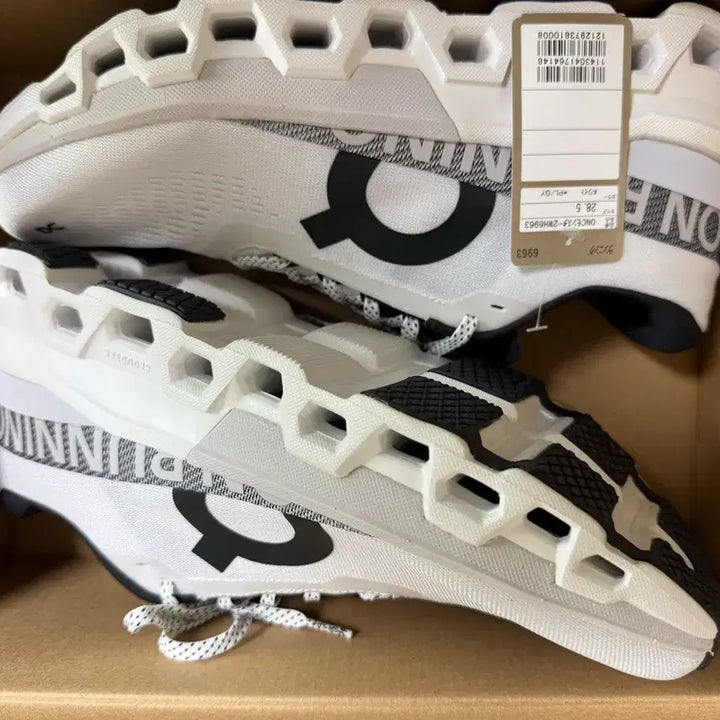 [BUNJANG] On Running Cloudmonster 2 White Frost Sneakers (US 10.5) / On 온러닝 클라우드 몬스터2 새상품 285