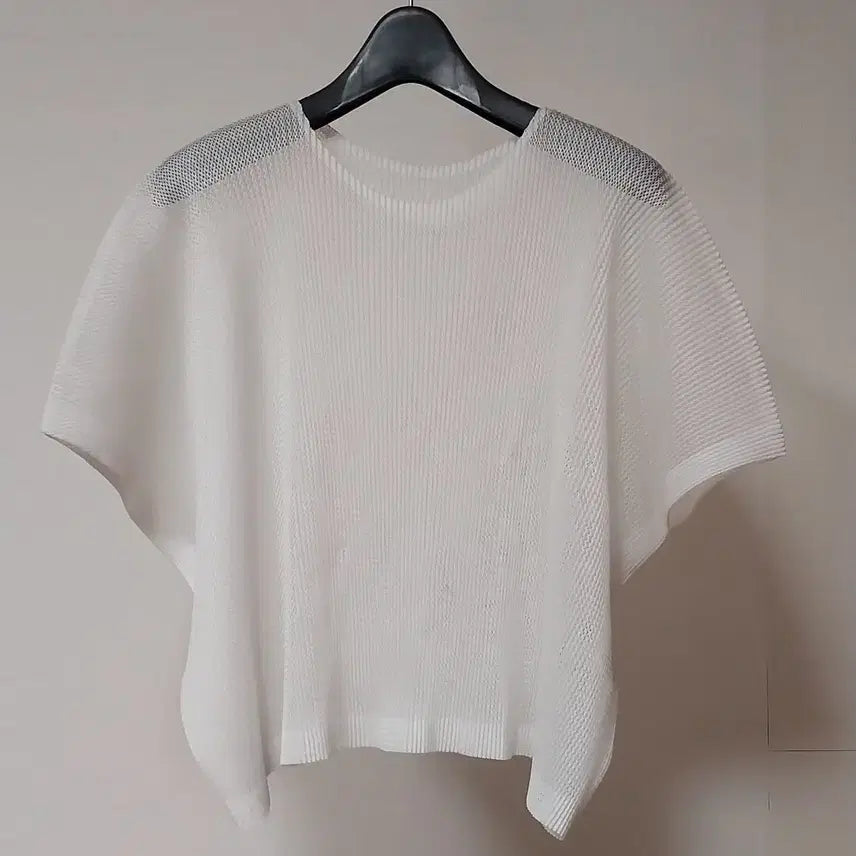 [BUNJANG] Pleats Please Issey Miyake Mesh Pleated Short Sleeve Top / 플리츠플리즈 이세이미야케 메쉬 플리츠 반팔 탑 3사이즈 화이트