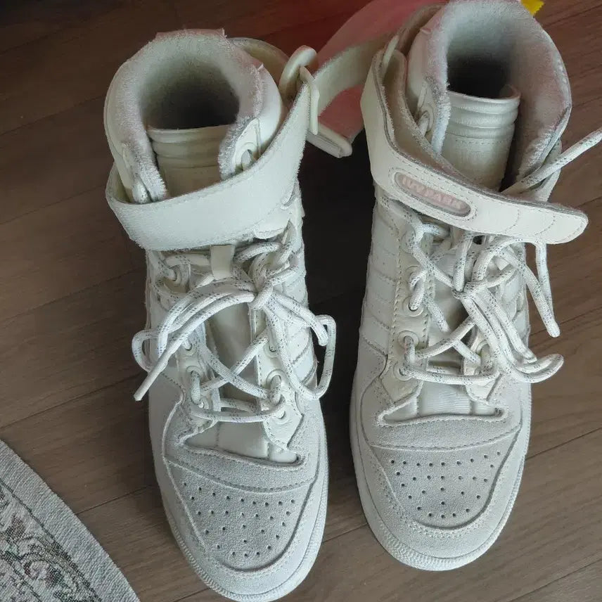 [BUNJANG] Adidas Ivy Park Collaboration Sneakers / 아디다스신발250
