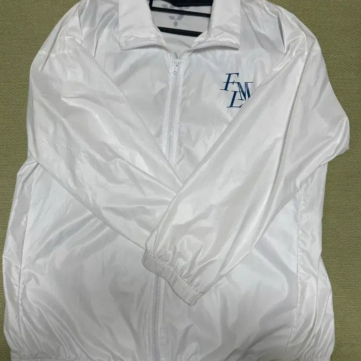 [BUNJANG] SEVENTEEN FML Windbreaker Jacket / 세븐틴 FML 공방 바람막이