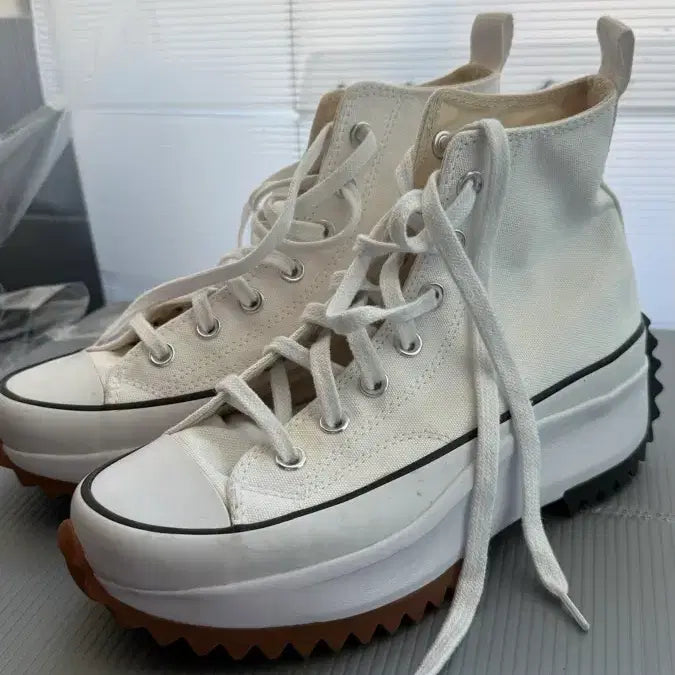 [BUNJANG] Converse Run Star Hike High White Sneakers / 컨버스 런스타 하이크 하이 화이트 급처