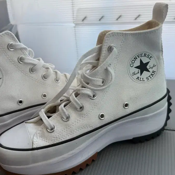 [BUNJANG] Converse Run Star Hike High White Sneakers / 컨버스 런스타 하이크 하이 화이트 급처