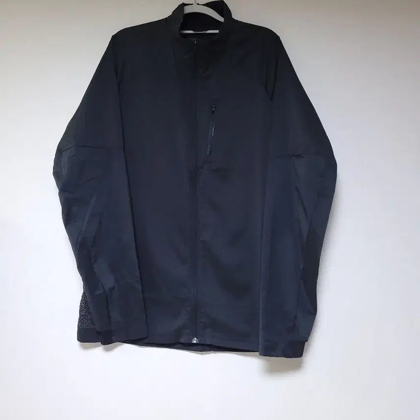 [BUNJANG] Adidas Functional Black Jacket (Size L) / 아디다스 기능성 블랙 자켓 (사이즈100/L)