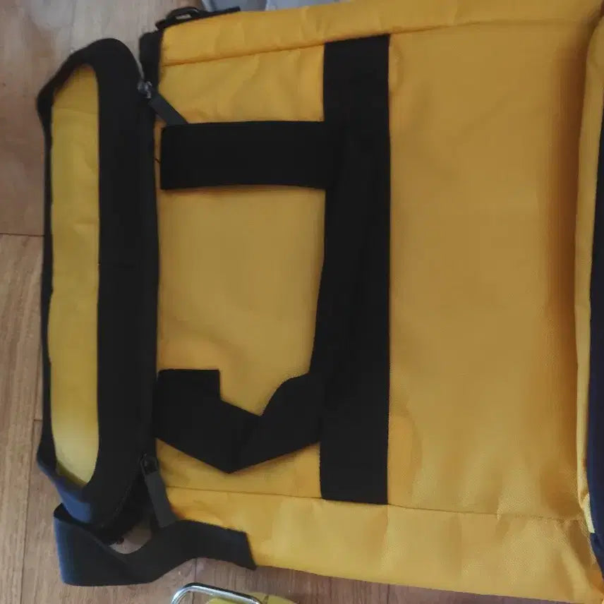 [BUNJANG] Johnnie Walker Keep Walking Taipei Bag / 조니워커 킵워킹 타이베이 가방 술보관