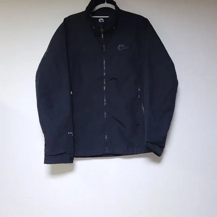 [BUNJANG] Nepa Evolution Black Windbreaker Jacket (Size 95/M) / 네파 에볼루션 블랙 바람막이 자켓 (사이즈95/M)