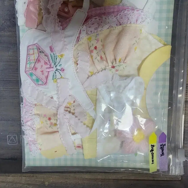 [BUNJANG] Rolling Rabbit 20cm Doll Outfit Wardrobe / 롤링래빗  화방이야기 20cm 솜인형 의상 옷장
