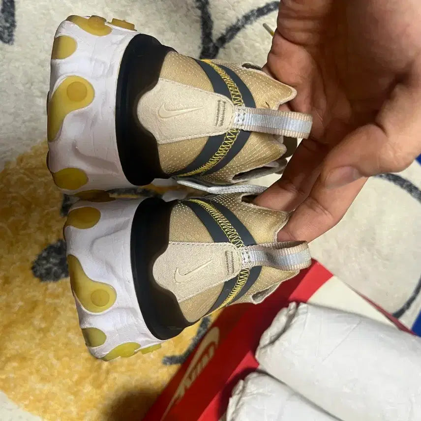 [BUNJANG] Nike React Element 87 Light Orewood Brown Sneakers / 나이키 리액트 엘리먼트87 라이트 오우드 브라운 270사이즈