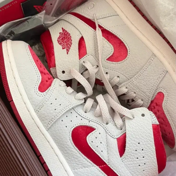 [BUNJANG] Nike Jordan 1 Mid SE White Red Sneakers / 새상품)나이키 조던 1 미드 SE 화이트 레드