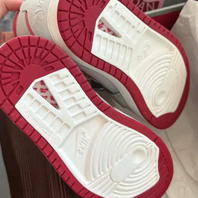 [BUNJANG] Nike Jordan 1 Mid SE White Red Sneakers / 새상품)나이키 조던 1 미드 SE 화이트 레드