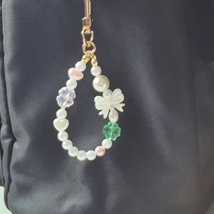 [BUNJANG] Pearl Bead Keychain with Ribbon, Clover, and Heart Charm / 진주 비즈 키링 / 리본 클로버 하트 가방 키홀더