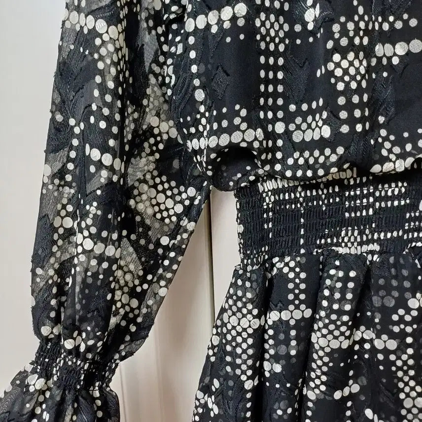 [BUNJANG] Egoist Black and White Chiffon Dress / 에고이스트 긴팔 블랙앤화이트 쉬폰원피스 55