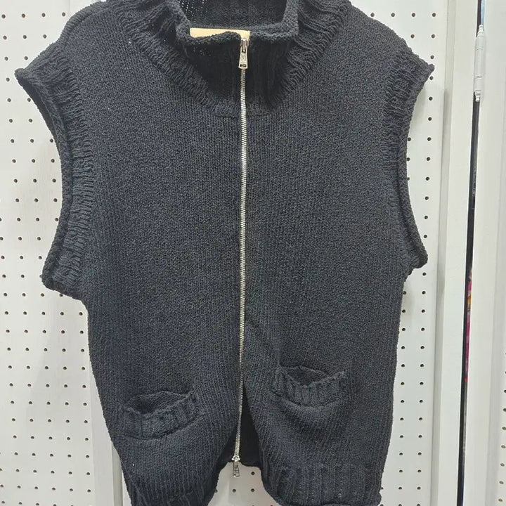 [BUNJANG] Matinkim Black Zip-Up Pocket Knit Vest S / (1272)마뗑킴 니트 조끼 블랙 집업 포켓 베스트 s