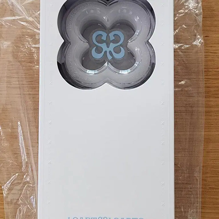 [BUNJANG] Hearts to Hearts Official Lightstick / 하츠투하츠 하투하 미개봉 응원봉 양도합니다