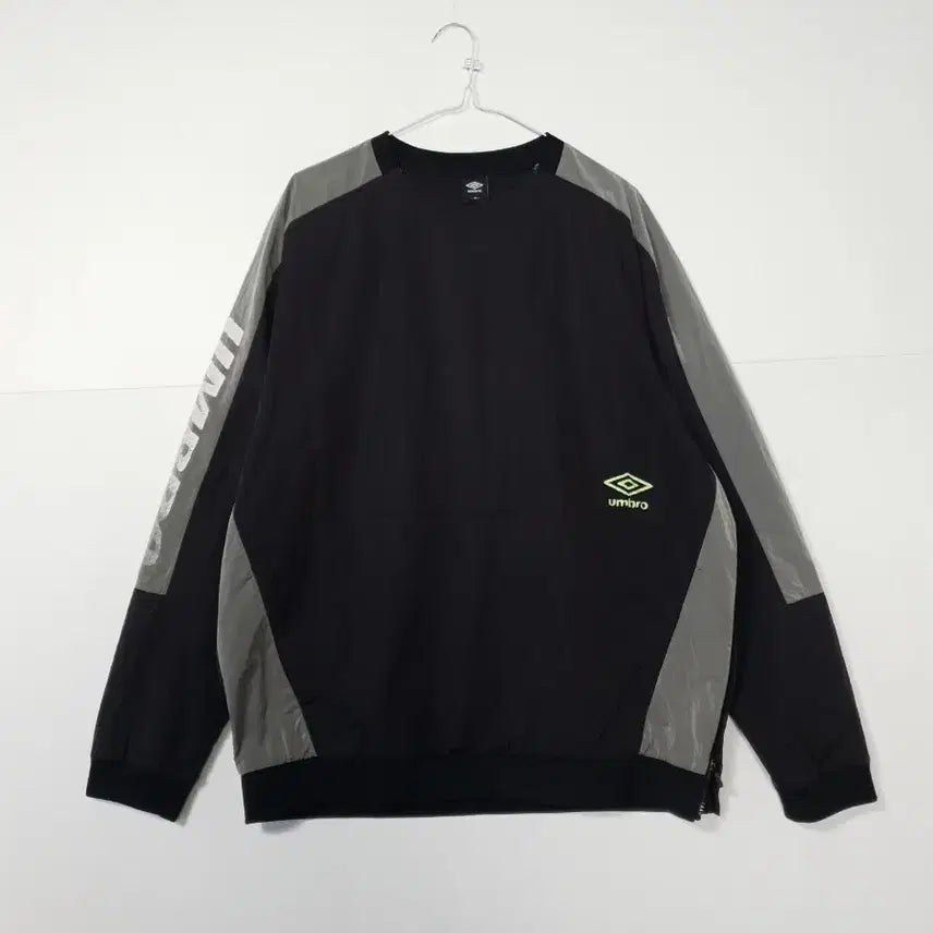 [BUNJANG] Umbro Black/Gray Windbreaker Sweatshirt / 엄브로 블랙/그레이 바람막이 맨투맨 ㅡ0174