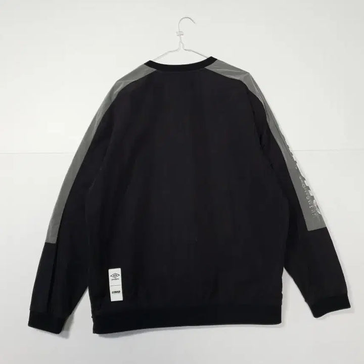 [BUNJANG] Umbro Black/Gray Windbreaker Sweatshirt / 엄브로 블랙/그레이 바람막이 맨투맨 ㅡ0174