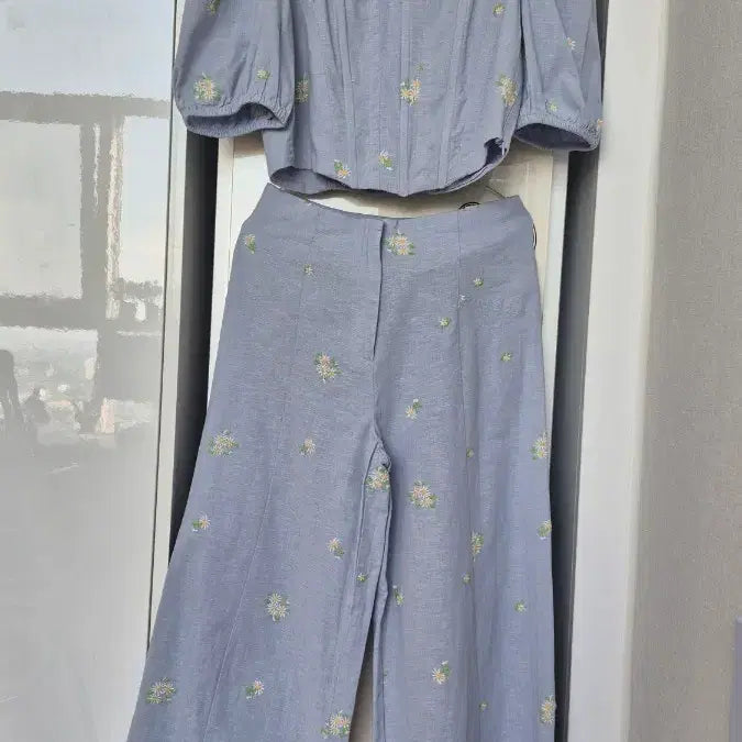 [BUNJANG] MNG Floral Crop Set / MNG 망고 플로럴 크롭셋트