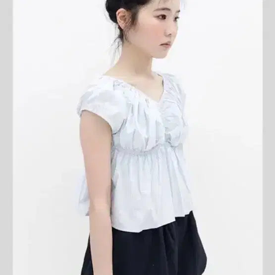 [BUNJANG] Aftermonday White Shirring Blouse / 에프터먼데이 샵페어리 화이트 셔링블라우스