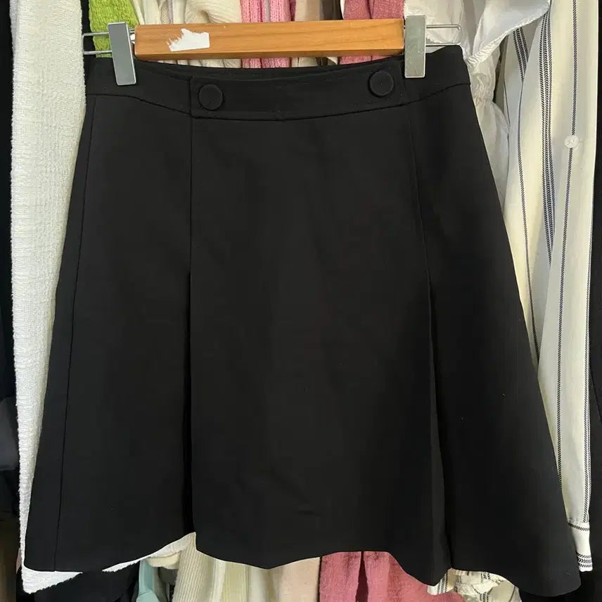[BUNJANG] Black Button Pleated Mini Skirt / 블랙 버튼 플리츠 미니스커트
