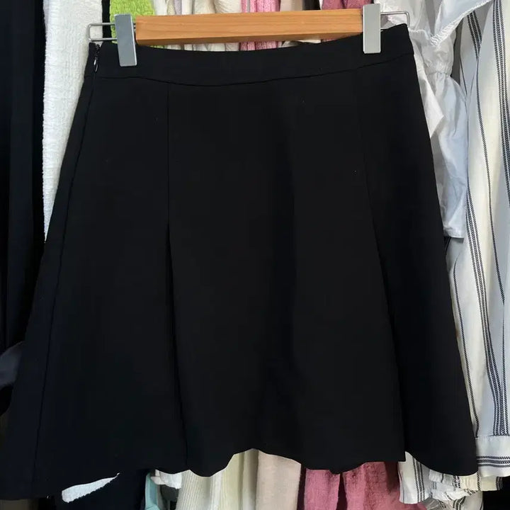 [BUNJANG] Black Button Pleated Mini Skirt / 블랙 버튼 플리츠 미니스커트
