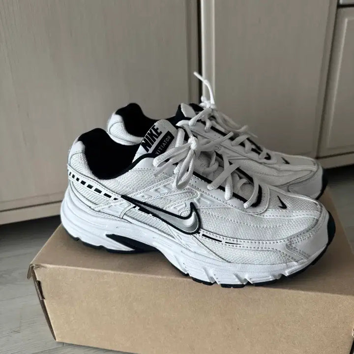 [BUNJANG] Nike Initiator 235 / 나이키 이니시에이터 235