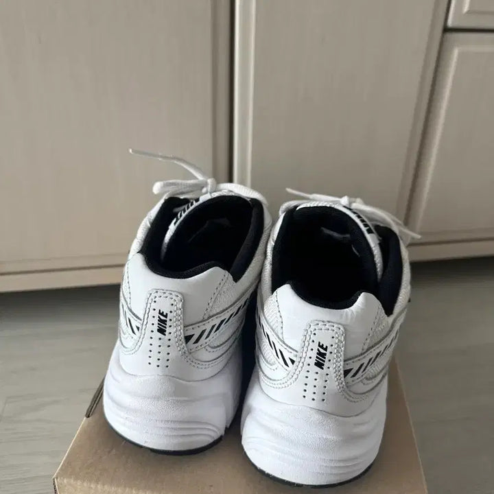 [BUNJANG] Nike Initiator 235 / 나이키 이니시에이터 235