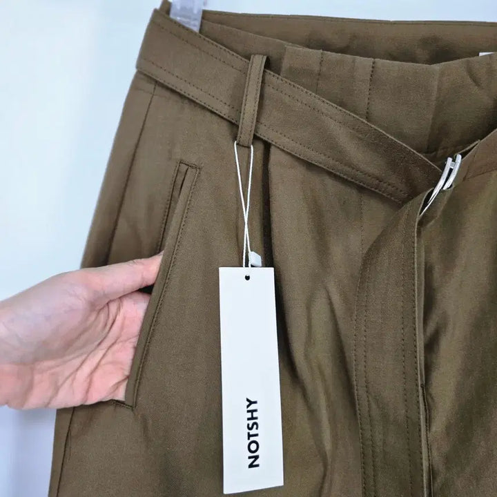 [BUNJANG] Unworn Wide Leg Trousers with Belt - Khaki 55 / 미착용 벨트 와이드 팬츠 펄광택 카키색 55