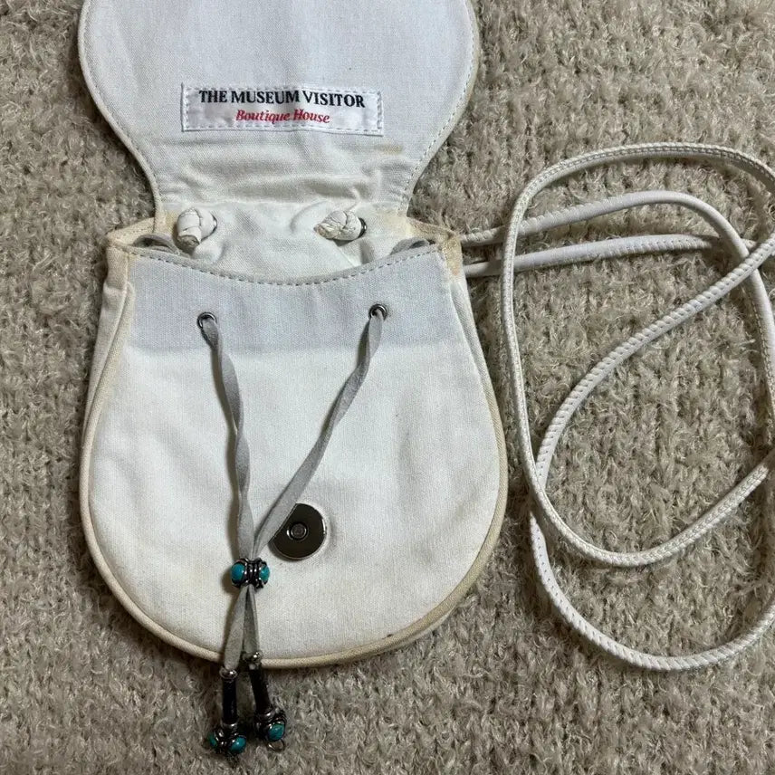 [BUNJANG] The Museum Visitor Mini Bag / 더뮤지엄비지터 미니백