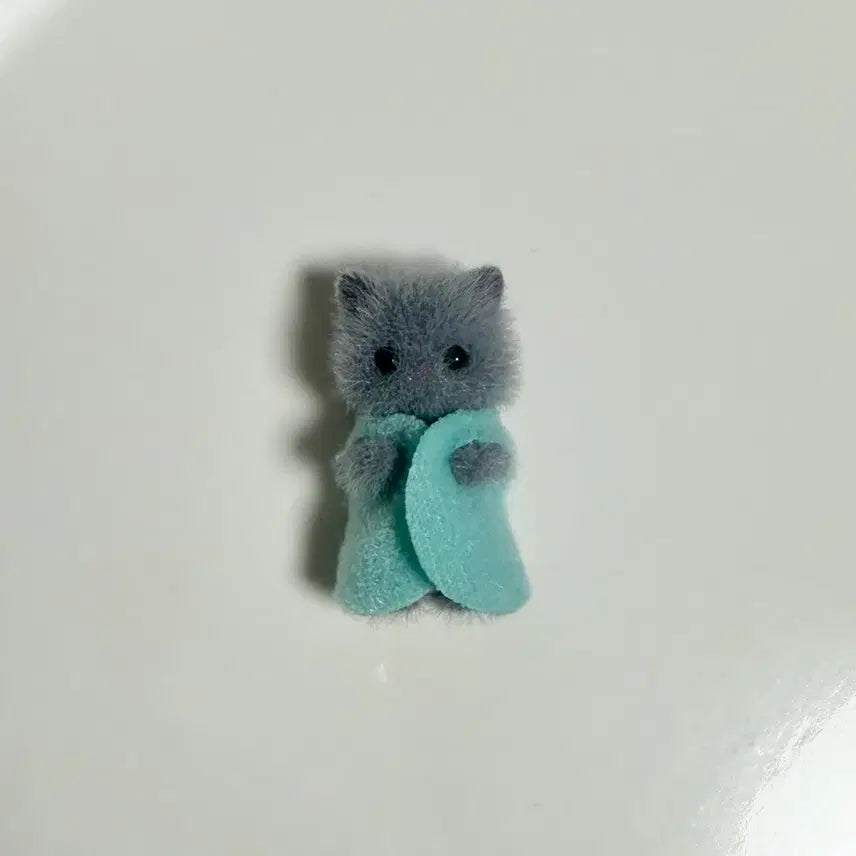 [BUNJANG] Sylvanian Families Persian Cat Baby Newborn Figure / [새상품] 실바니안 페르시안 고양이 아기 신생아 교환 직립 분철 돌바니안