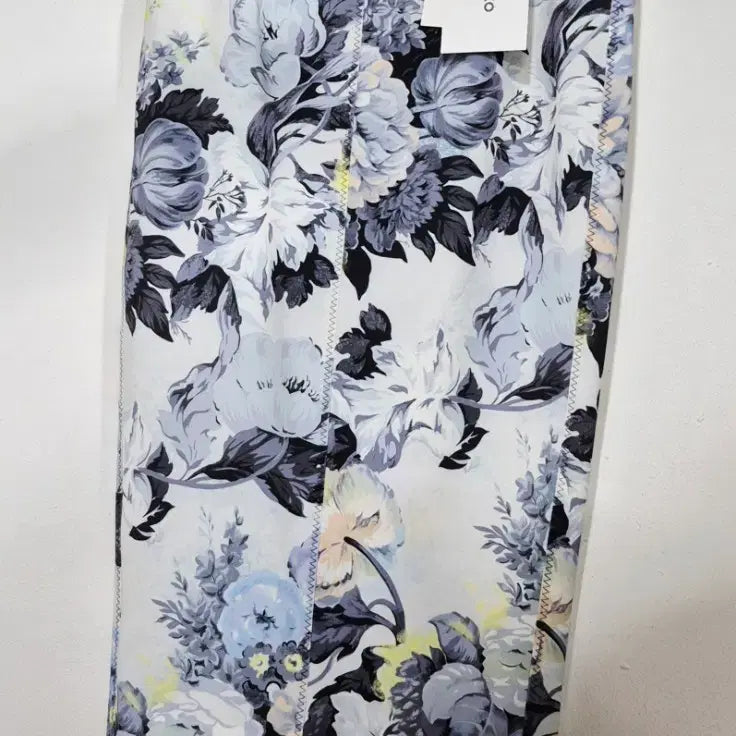 [SOLD OUT] MYEYEKO 마이아이코  플라워 패턴 스커트