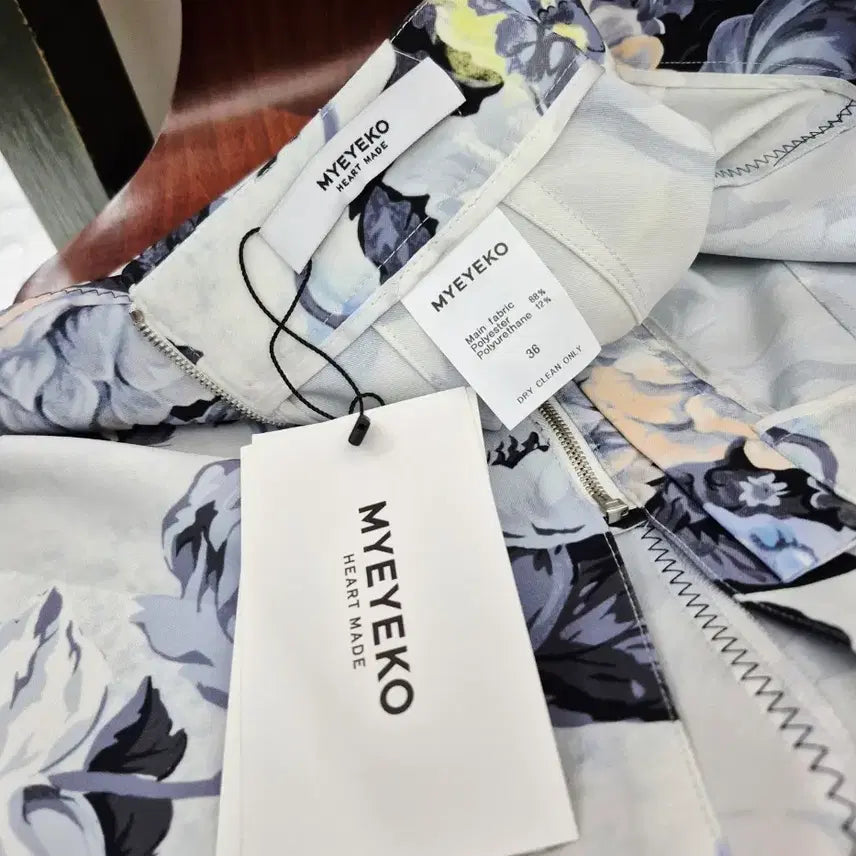 [SOLD OUT] MYEYEKO 마이아이코  플라워 패턴 스커트