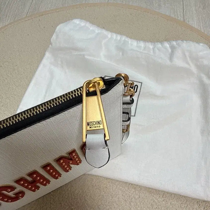 [BUNJANG] Moschino Clutch Bag / 모스키노 클러치