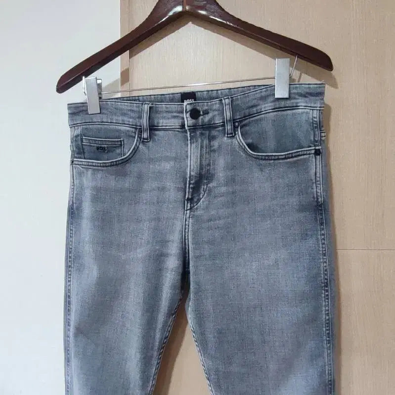 [SOLD OUT] 휴고보스 매장판 그레이 데님 청바지 32