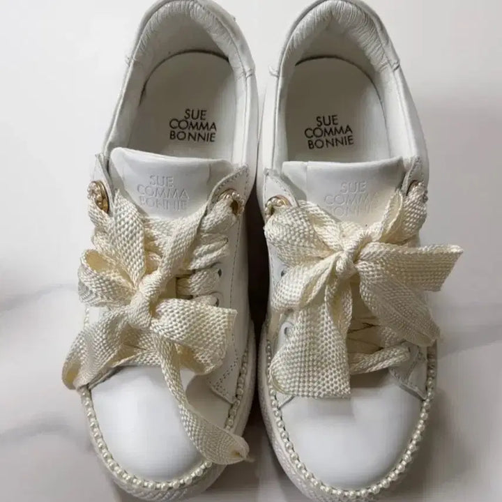[BUNJANG] Suecomma Bonnie White Sneakers / 슈콤마보니
