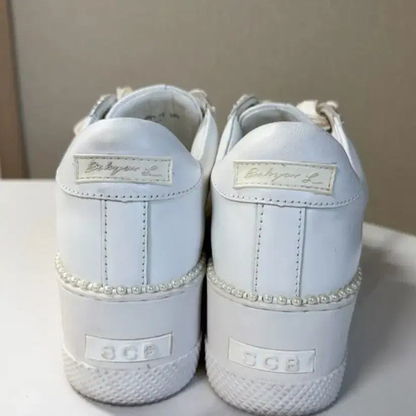 [BUNJANG] Suecomma Bonnie White Sneakers / 슈콤마보니