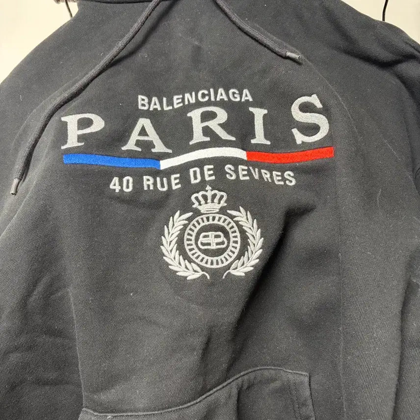 [BUNJANG] Balenciaga Paris Embroidered Hoodie / 발렌시아가 파리스 자수 후드티