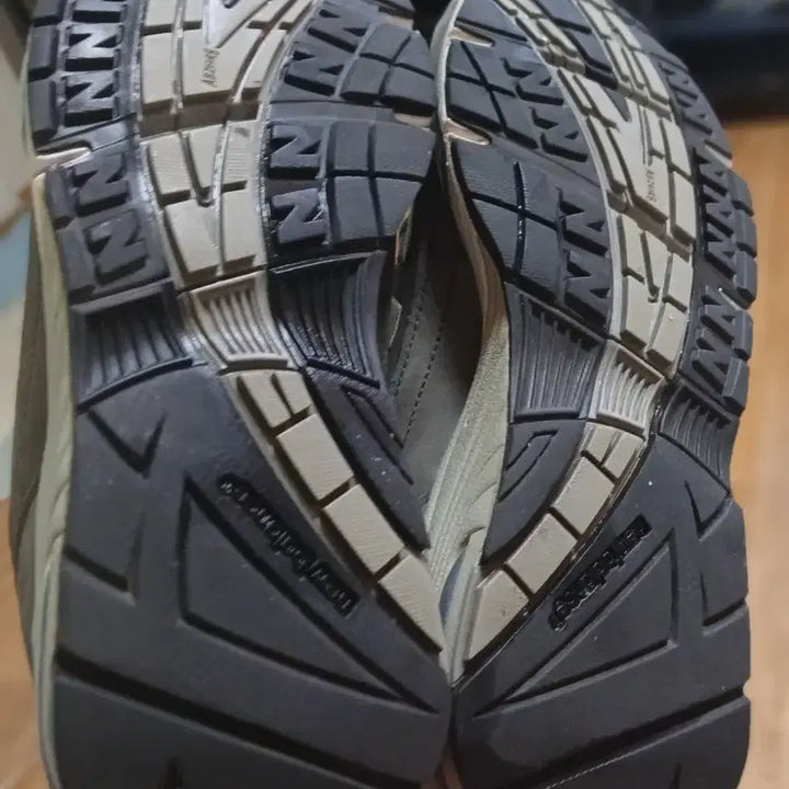 [BUNJANG] New Balance 991 Made in UK Sneakers / 뉴발란스 991 메이드인 UK 250