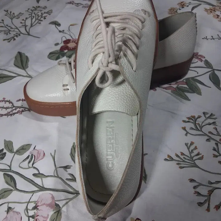 [BUNJANG] Quieron Quebec Shoes Leather Sneakers (Size 240-245) / 쿠에론 퀘벡 슈즈 가죽 운동화(240-245 싸이즈)