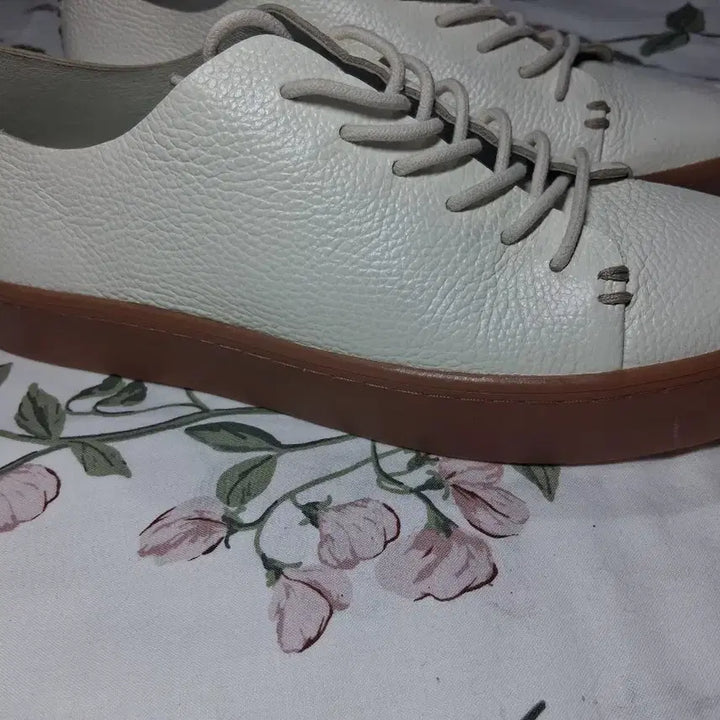 [BUNJANG] Quieron Quebec Shoes Leather Sneakers (Size 240-245) / 쿠에론 퀘벡 슈즈 가죽 운동화(240-245 싸이즈)
