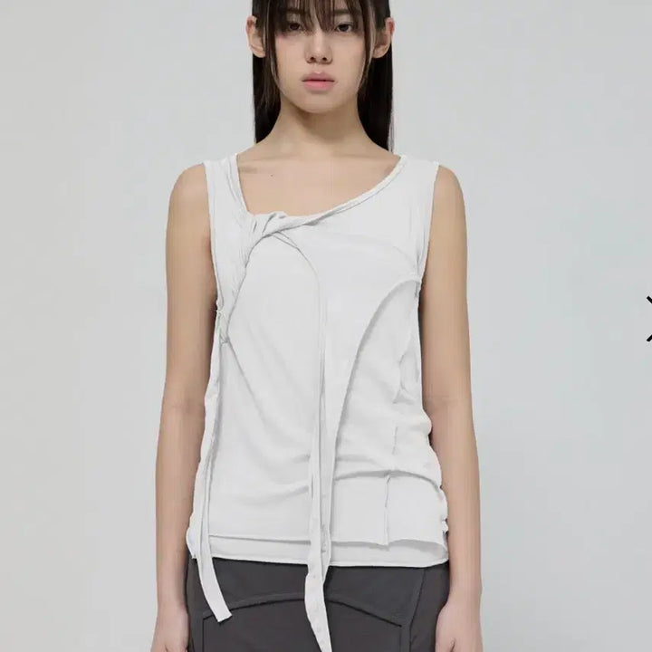 [SOLD OUT] flareup 플레어업 3-레이어드 브레이드 슬리브리스 (화이트)