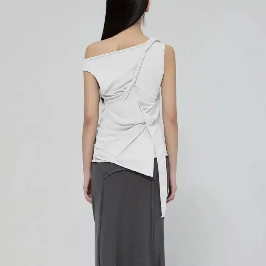 [SOLD OUT] flareup 플레어업 3-레이어드 브레이드 슬리브리스 (화이트)