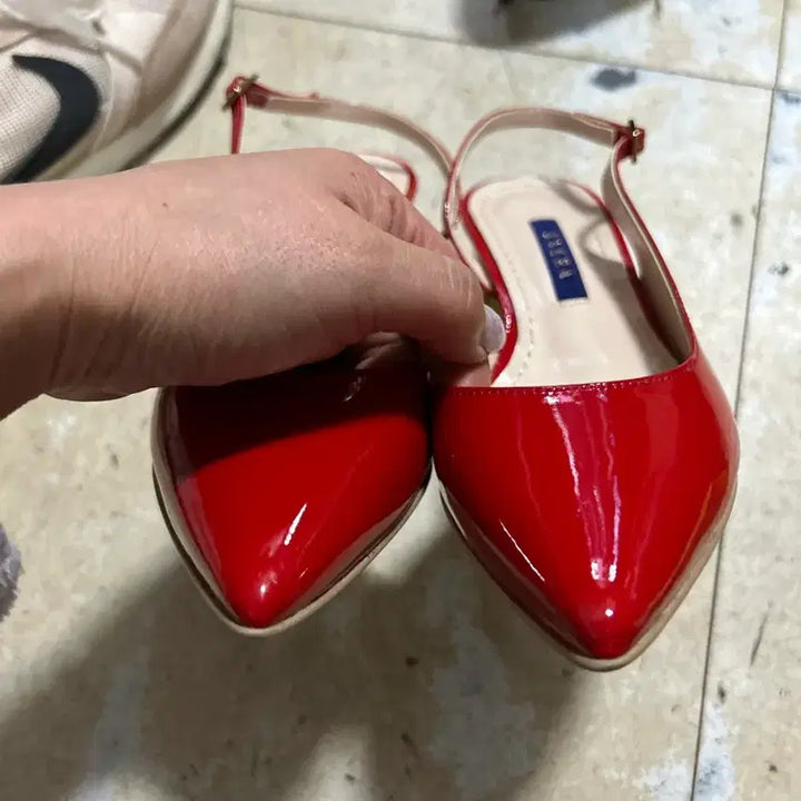 [BUNJANG] Sera Enamel Red Slingback Heels (22.5cm, 5cm Heel) / 세라 에나멜 레드 슬링백 225cm 굽5cm