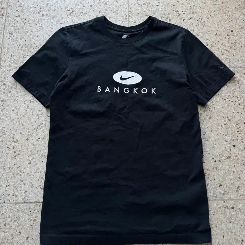 [SOLD OUT] 나이키 BANGKOK 방콕 레터링 반팔 티셔츠 S